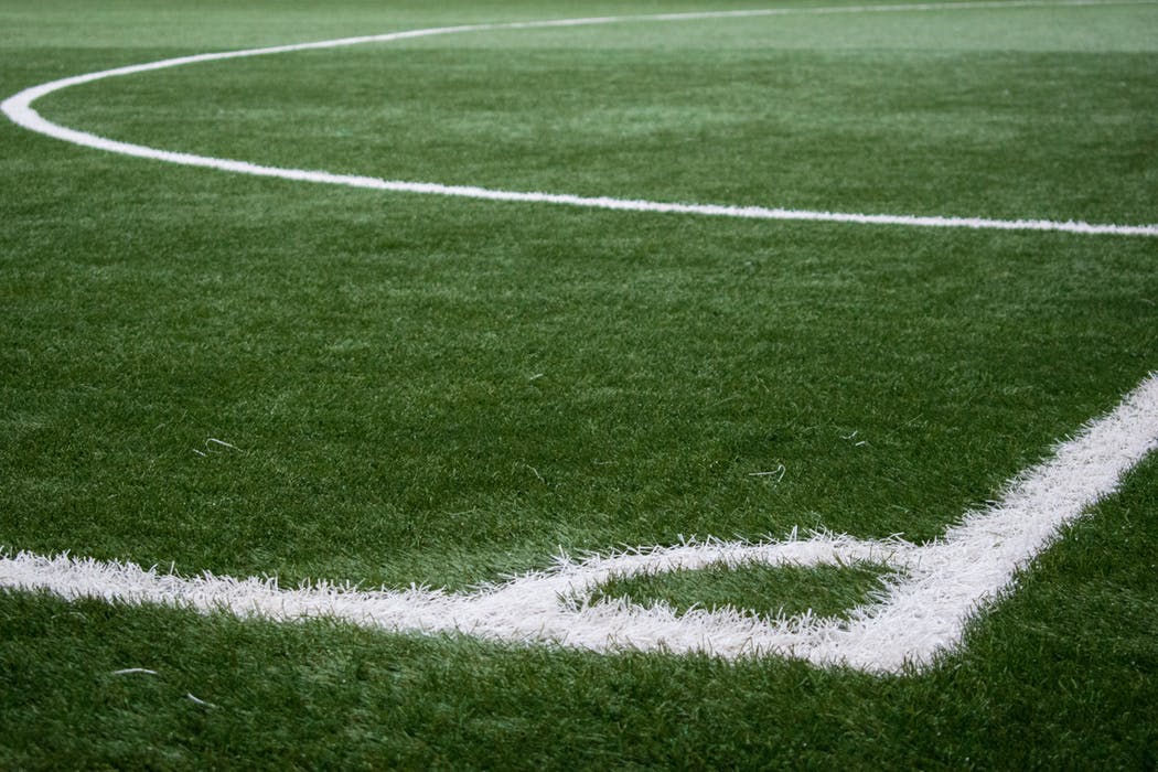 Hörn utan hörnflagga på fotbollsplan